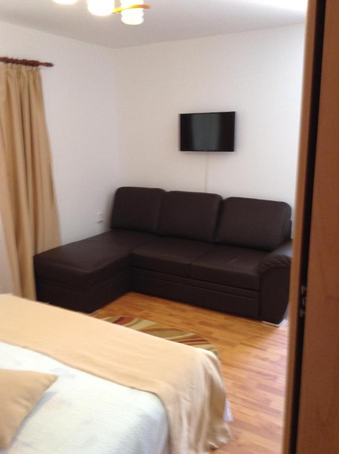 Casa Galbena Inn Slanic